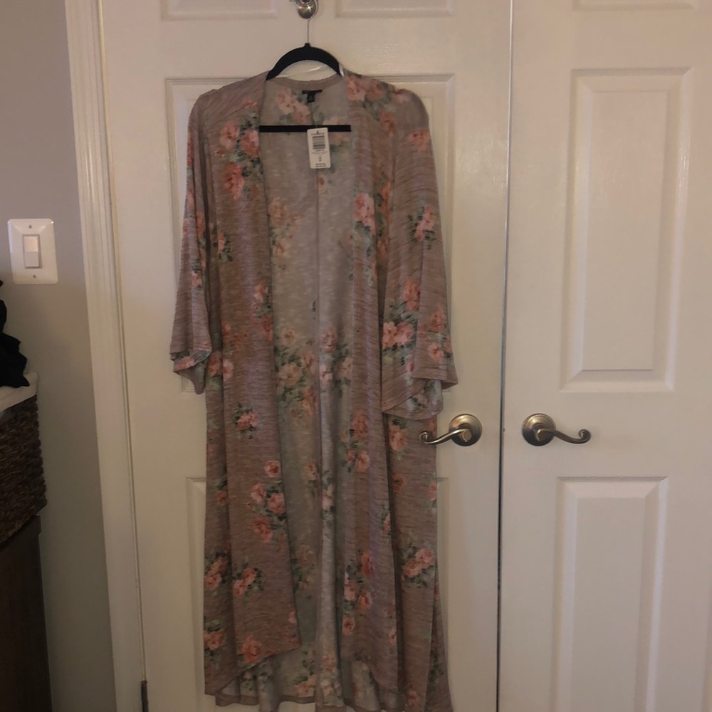 Torrid 3/4 Sleeve Hacci Floral Kimono Size 5 NWT